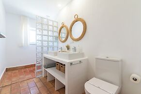 Laranjal Farm House