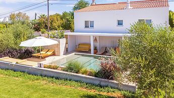 Laranjal Farm House