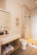 Arihini Deluxe Apartments