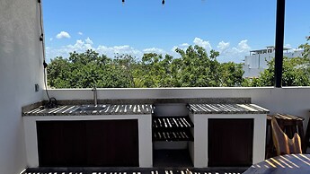 Meraki Luxury Condo by Marea