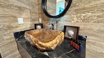 Meraki Luxury Condo by Marea