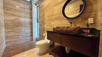 Meraki Luxury Condo by Marea