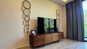 Meraki Luxury Condo by Marea