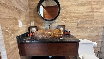 Meraki Luxury Condo by Marea