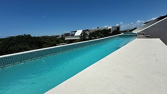 Meraki Luxury Condo by Marea