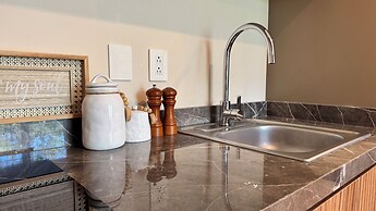 Meraki Luxury Condo by Marea