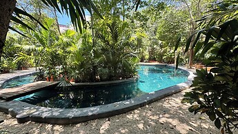 Meraki Luxury Condo by Marea