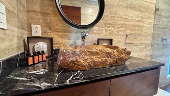 Meraki Luxury Condo by Marea