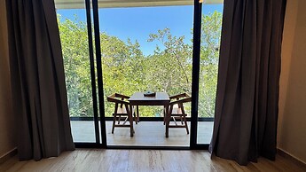 Meraki Luxury Condo by Marea