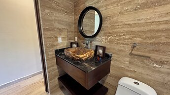 Meraki Luxury Condo by Marea