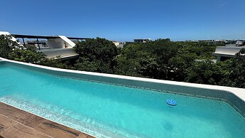 Meraki Luxury Condo by Marea