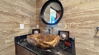 Meraki Luxury Condo by Marea