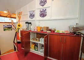 QORI SISA HOSTAL