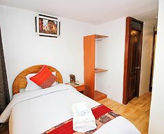 QORI SISA HOSTAL