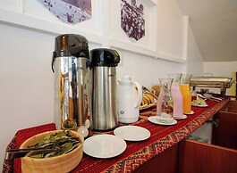 QORI SISA HOSTAL