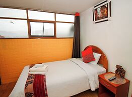 QORI SISA HOSTAL