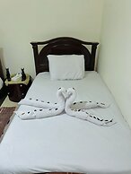Bastet Pyramids View Inn
