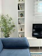 Lovely Blue Home City Center Studio