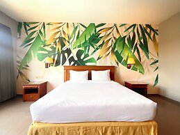 HOTEL GOLDEN SEASON