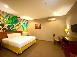 HOTEL GOLDEN SEASON