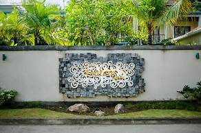 Akatara Hotel