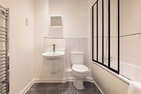 2 Bedrooms Apartment in Wembley