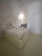 Phaos Oia Suites