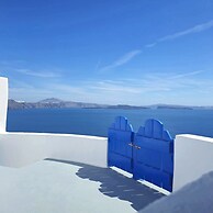 Phaos Oia Suites