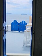Phaos Oia Suites
