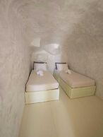 Phaos Oia Suites