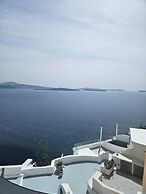Phaos Oia Suites