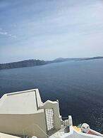 Phaos Oia Suites