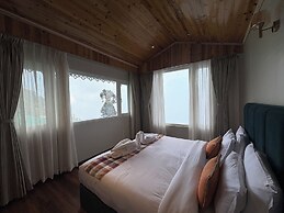 Echo Hotel and Spa