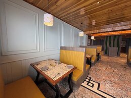 Echo Hotel and Spa