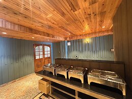 Echo Hotel and Spa