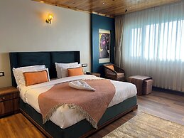 Echo Hotel and Spa