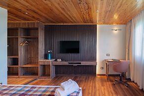 Echo Hotel and Spa