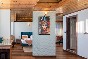 Echo Hotel and Spa