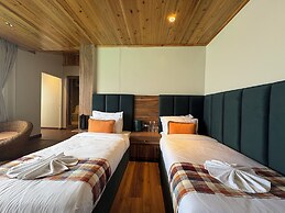 Echo Hotel and Spa