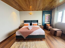 Echo Hotel and Spa