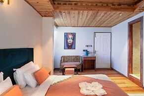 Echo Hotel and Spa