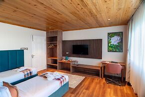 Echo Hotel and Spa