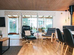 6 Person Holiday Home in Hemmet