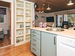 6 Person Holiday Home in Hemmet