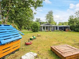 6 Person Holiday Home in Hemmet