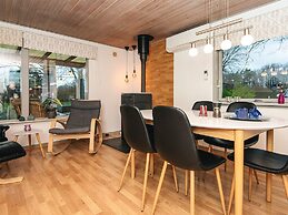 6 Person Holiday Home in Hemmet