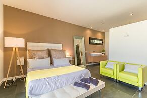 Sa Canoveta With Designer Kitchen