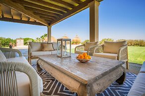 Sa Canoveta With Designer Kitchen