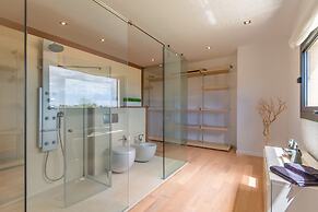 Sa Canoveta With Designer Kitchen
