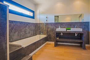 Sa Canoveta With Designer Kitchen